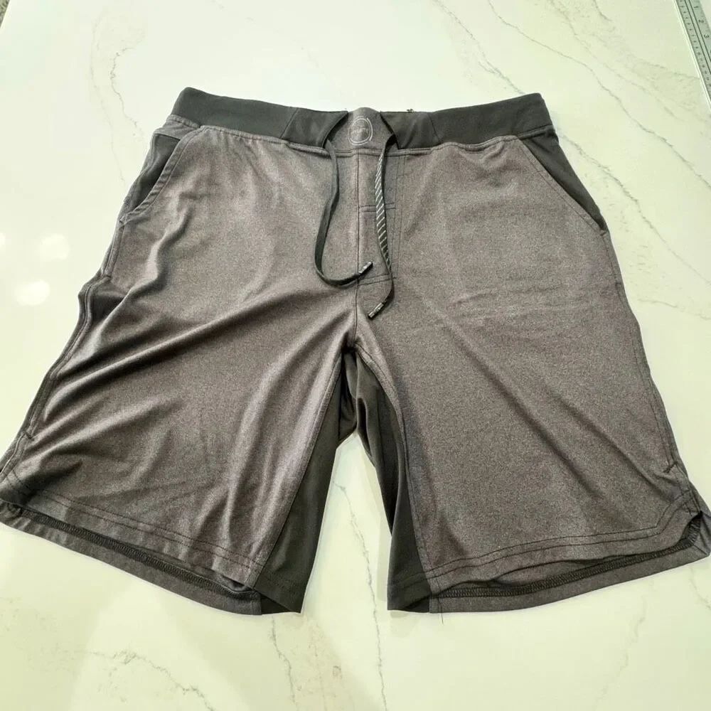 Hylete Above Knee Elastic Waist Shorts. Gray. Size Large.